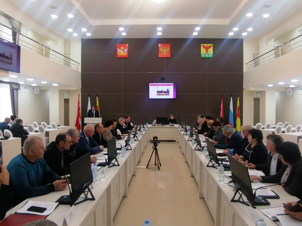 Во вторник, 28 февраля в Большом зале администрации Эртильского муниципального района состоялась Сессия Совета народных депутатов VI созыва.